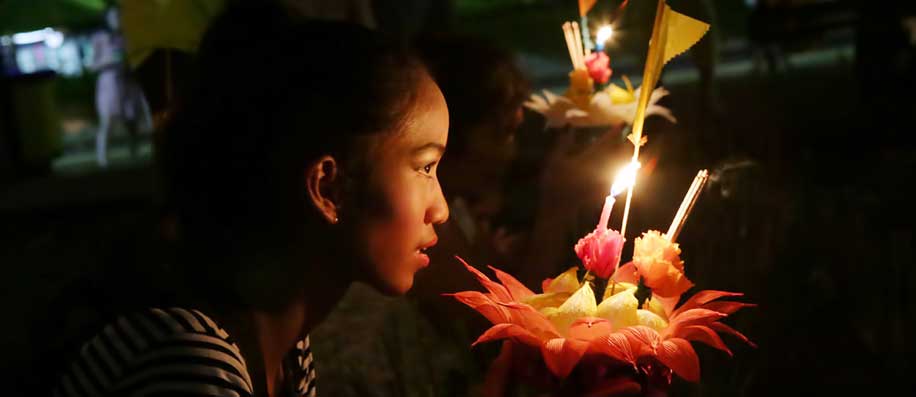 Loy Krathong chica